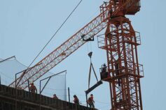 Indústria cresce mais que esperado, com construção civil resiliente à alta de juros, diz ASA