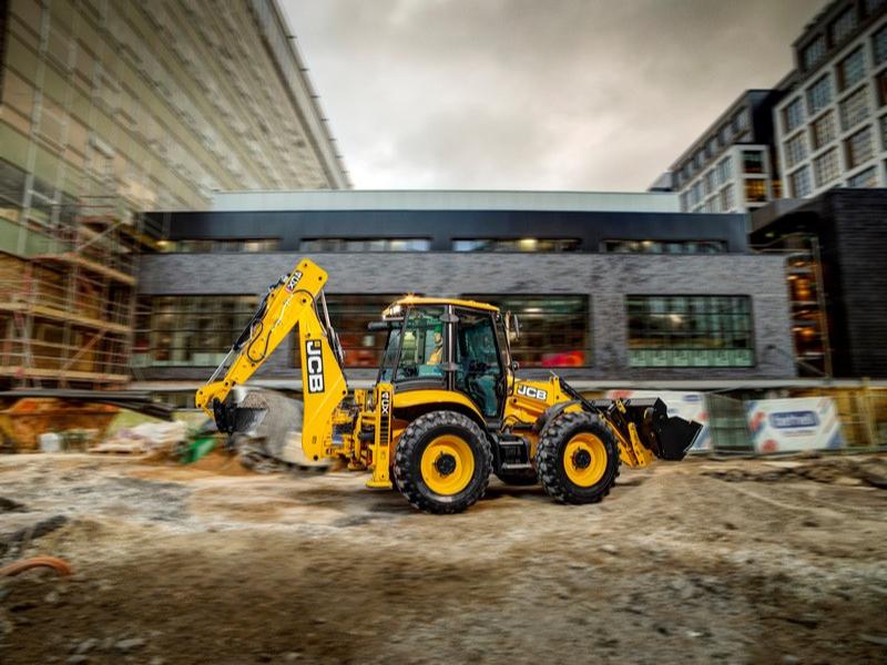 JCB Celebra Marca Histórica: 1 Milhão de Retroescavadeiras Produzidas